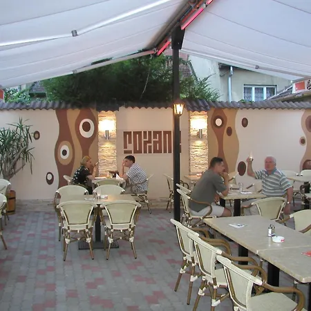 Roxane Panzio Budapest