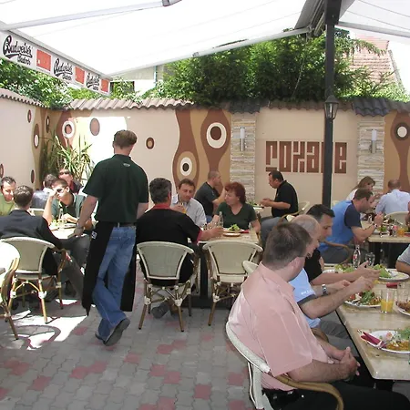 Roxane Panzio Budapest